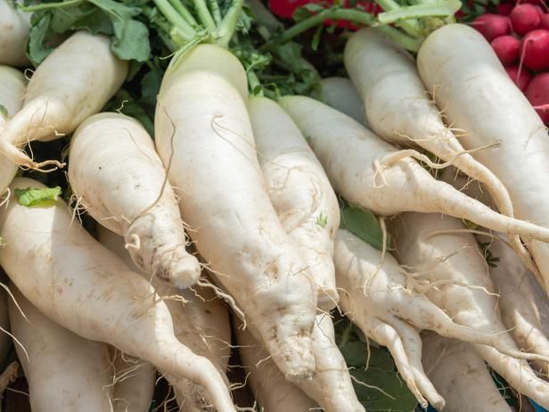 Växande Icicle Radishes / Utomhus