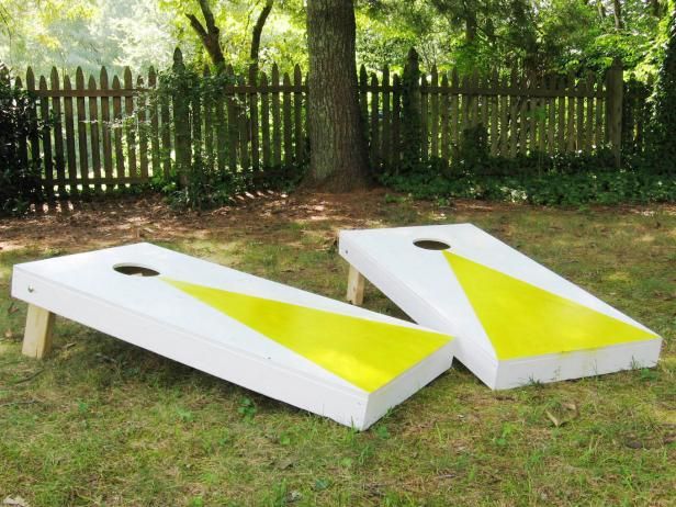 Cómo construir un conjunto de Cornhole de regulación / Al aire libre