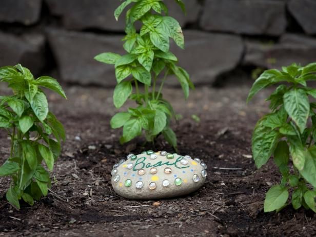 Cómo hacer una piedra decorativa de jardín / Al aire libre