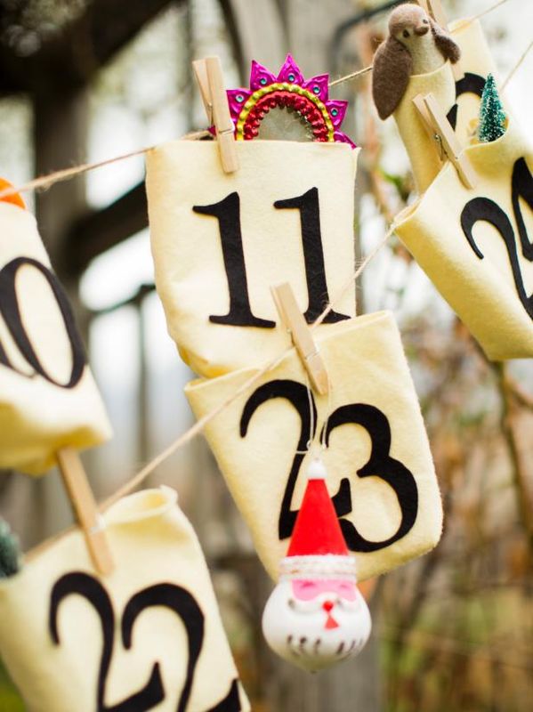 Hoe u niet-gehechte adventskalendertassen kunt maken / Maken en versieren