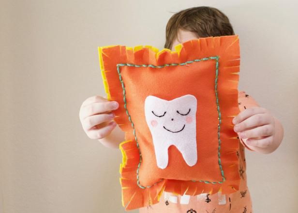 Adorable Felt Tooth Fairy Pillows Kids kunnen zichzelf naaien / Maken en versieren