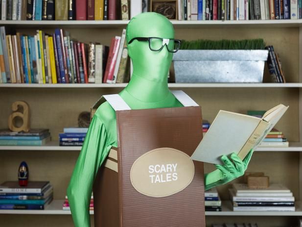 Easy Budget Halloween Costume Book Worm / Machen und dekorieren