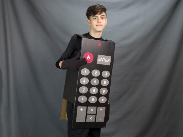 Easy Budget Halloween Costume TV Remote Control / Fai e decorare