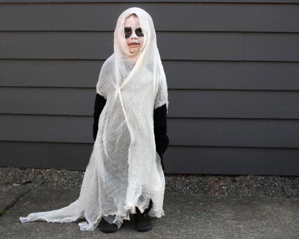 Slik gir du en vri på en klassisk Halloween Ghost Costume