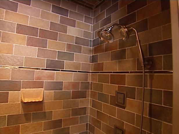 Comment installer une pomme de douche pluie / Chambres et espaces