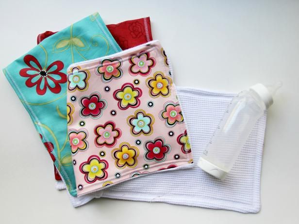 Hvordan lage en Baby Burp Cloth