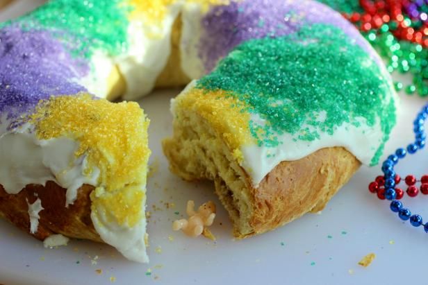 Hvordan lage en Mardi Gras King Cake