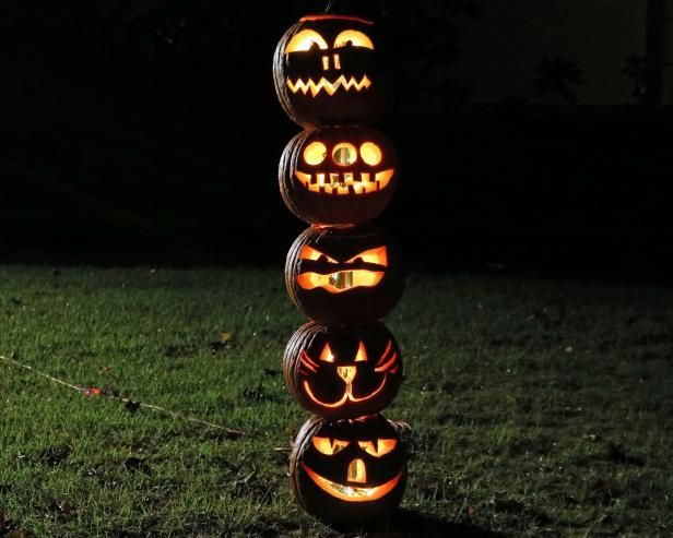 Hur man gör en pumpa Totem Pole för Halloween