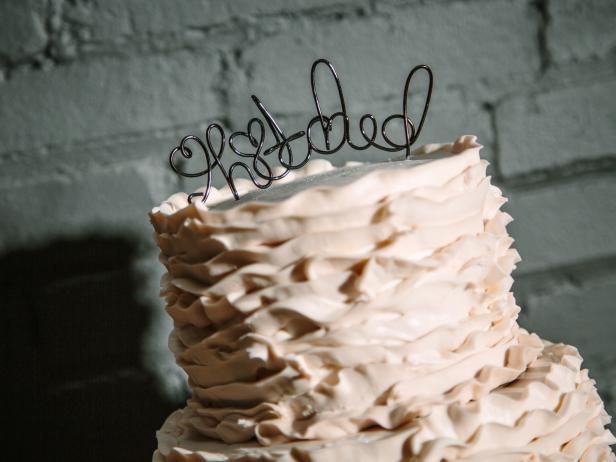 Hur man gör en Wire Wedding Cake Topper