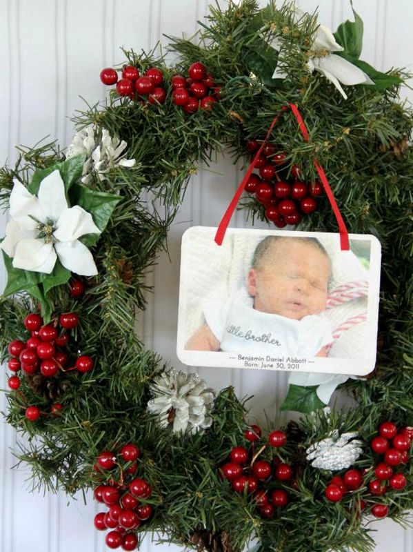 Cómo convertir un anuncio de nacimiento en un adorno de árbol de Navidad / Hacer y decorar