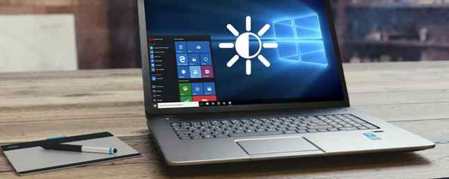 Slik tilpasser du skjermens lysstyrke i Windows 10 / Windows