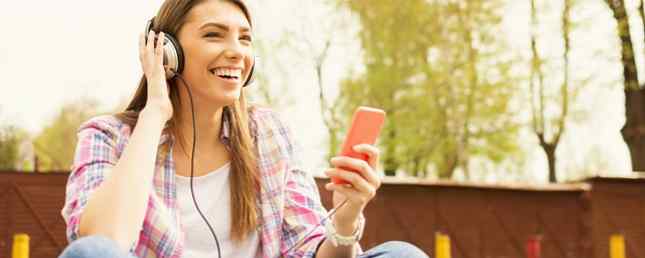 10 podcasts comiques garantis pour vous faire rire / Divertissement