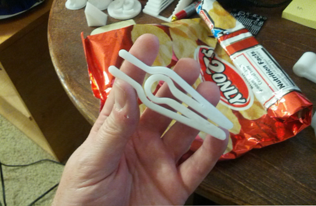 3d-printing-helpful-at-home-bag-clip